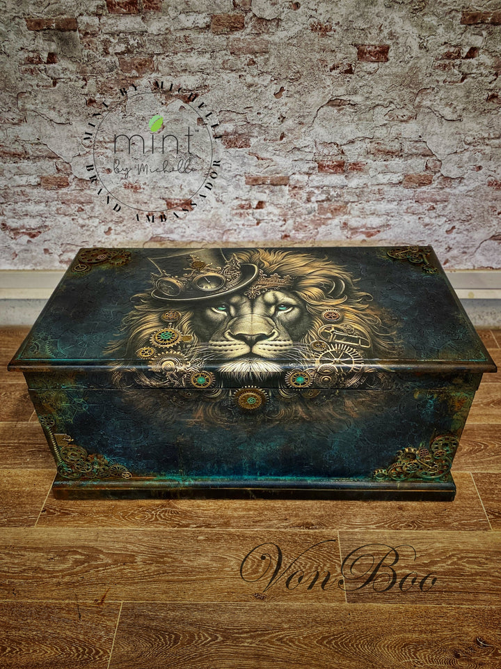 Mint by Michelle decoupage leonardo lion