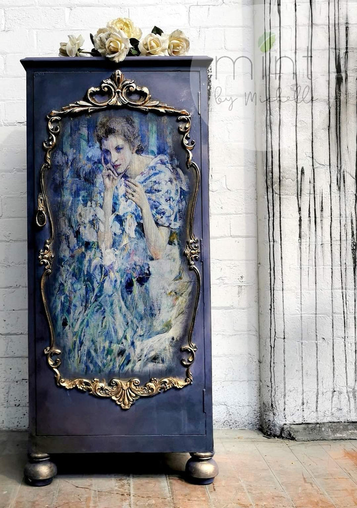 Woman With Irises - Mint by Michelle decoupage papier